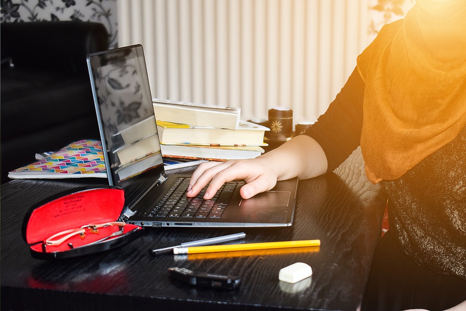 Picture of student with laptop